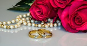 Read more about the article Qual a cor da aliança de noivado? – Prata ou ouro amarelo?